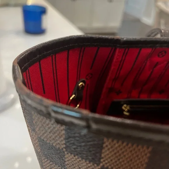 Louis Vuitton Neverfull MM - Picture 5 of 13
